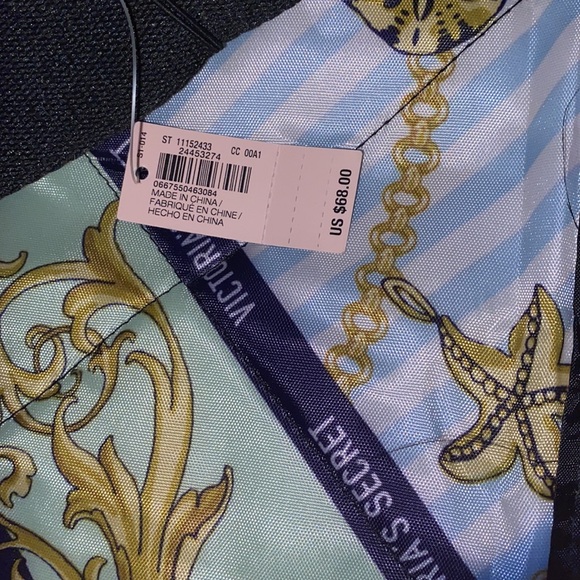 Victoria’s Secret nautical roll up beach cooler tote &picnic blanket 2pc. - Picture 4 of 13